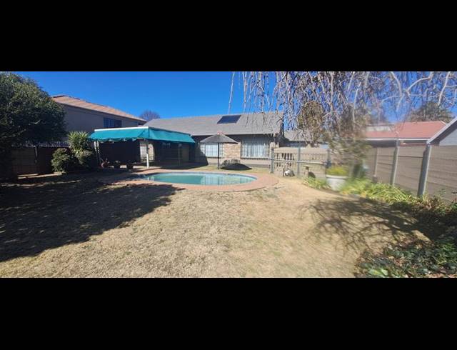 3 BEDROOM HOUSE FOR SALE IN GROENEWEIDE